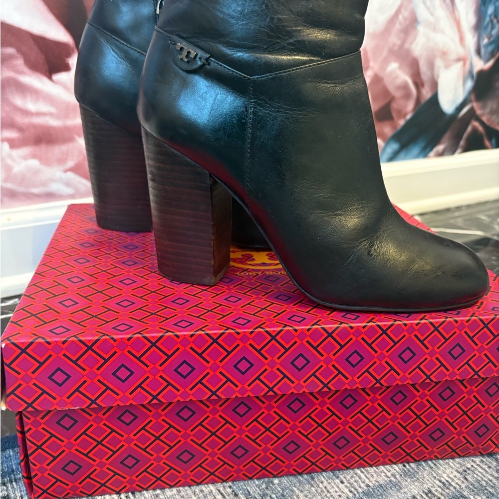 Tory Burch Booties Boot Ankle Black Leather Stacked Block Heel Womens 10 - Picture 2 of 6